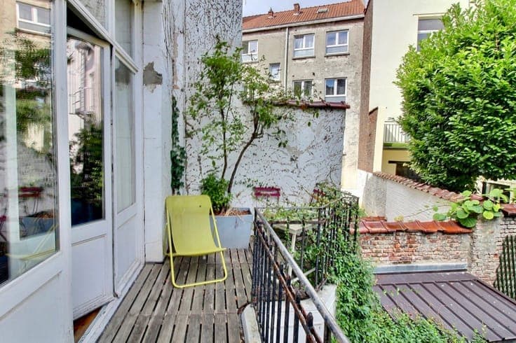 Flagey, superb 3-bedroom town house + office room