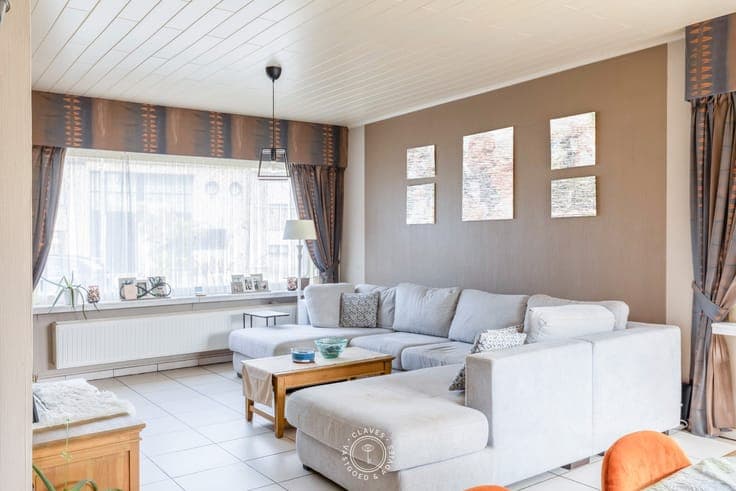 Instapklare halfopen bebouwing met garage en open zicht o...