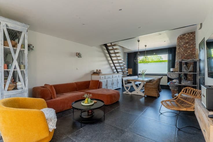 Spacious family home with garage and large garden