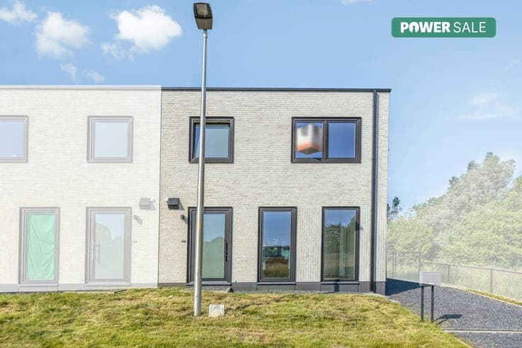 Ready-to-move 3-bedroom BEN home in a quiet location in Hout