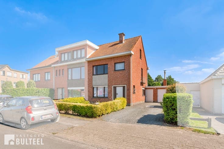 Te renoveren woning op toplocatie in Belsele!