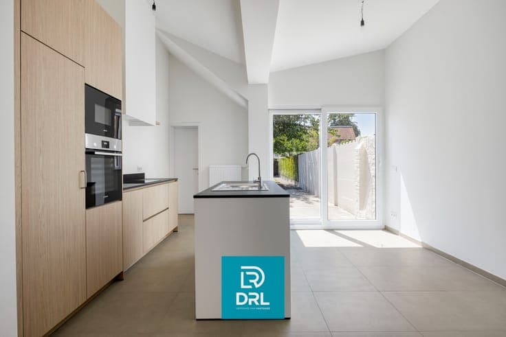 HOOGWAARDIG GERENOVEERDE WONING te SINT-ANDRIES