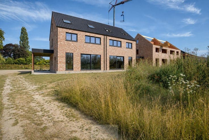 Halfopen bebouwing met vier slaapkamers - nieuwbouw