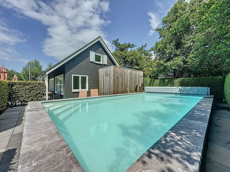 Unique free-standing holiday home in a prime location in Cad