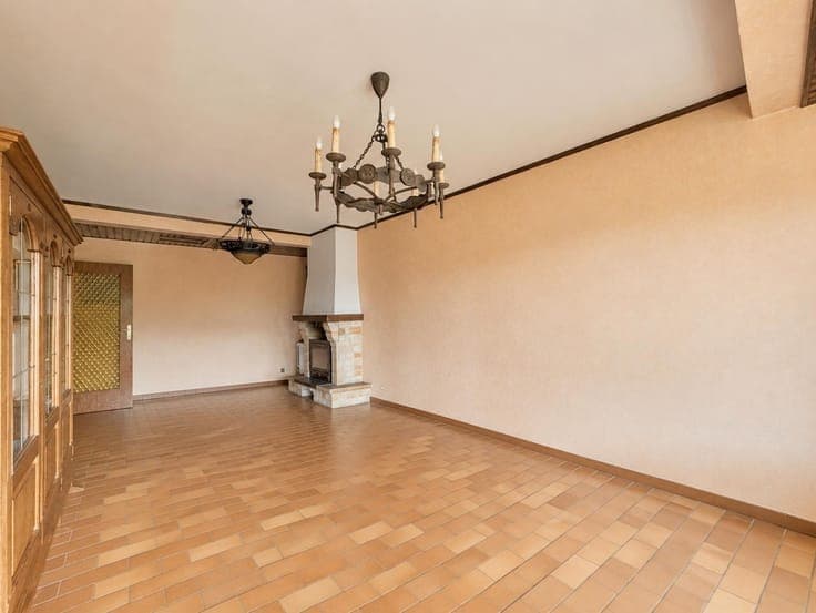 TRANSVAAL – SPACIOUS 4-BEDROOM HOUSE + GARDEN AND GARAGE