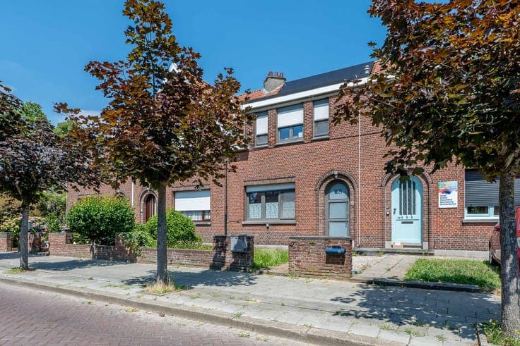 House to Renovate- 3 Bedrooms and Solar panels