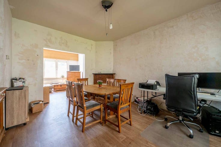 House to Renovate- 3 Bedrooms and Solar panels