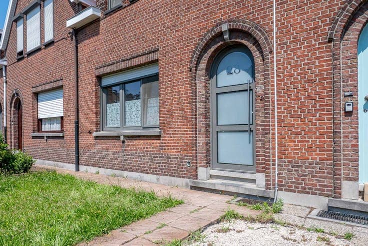 House to Renovate- 3 Bedrooms and Solar panels