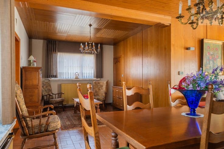 Eengezinswoning met 4 slaapkamers, garage en volledig omh...