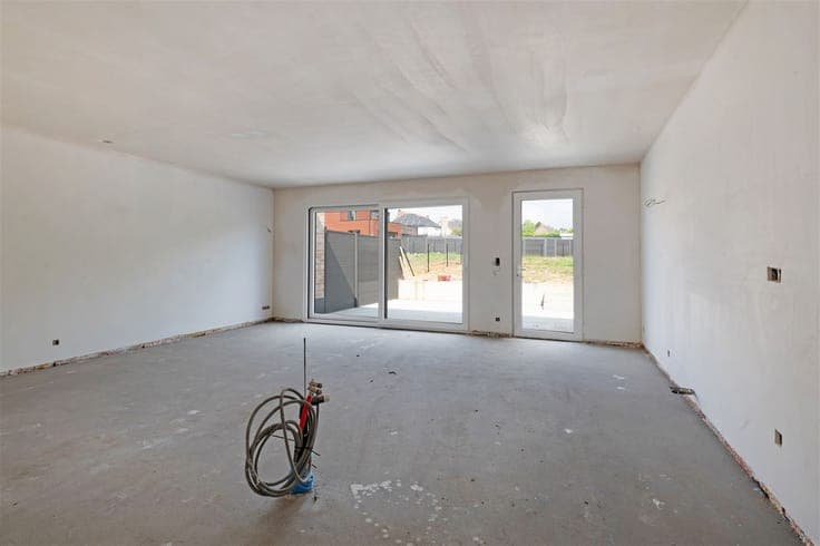 Newly built house on quiet location near Haaltert village