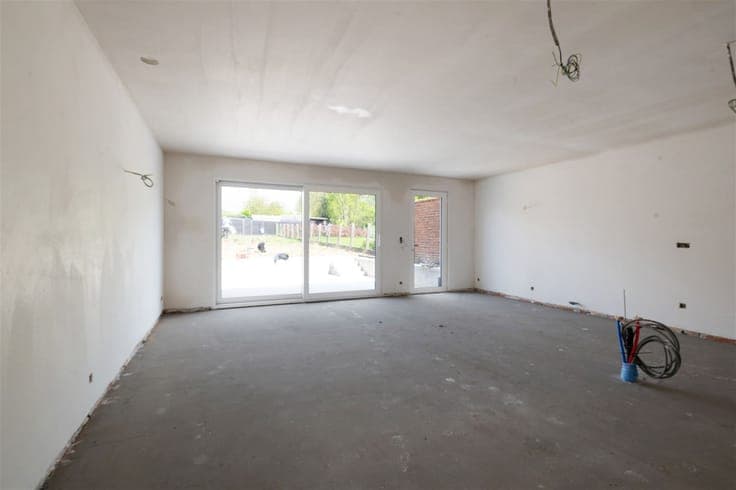 Newly built house on quiet location near Haaltert village
