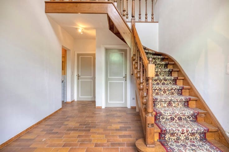 Charming villa on a spacious lot