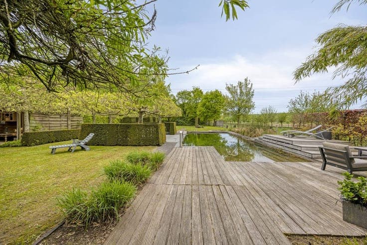 Detached house with outbuilding on a plot of 4012m² in Moerk