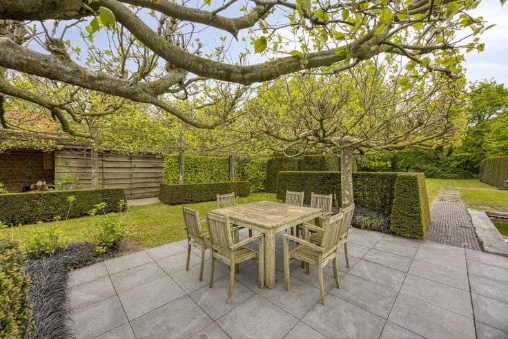 Detached house with outbuilding on a plot of 4012m² in Moerk