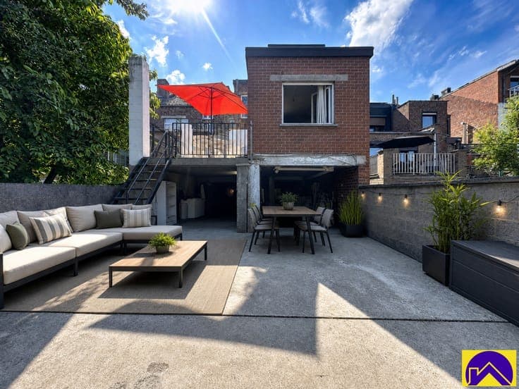 House in Charleroi Gilly