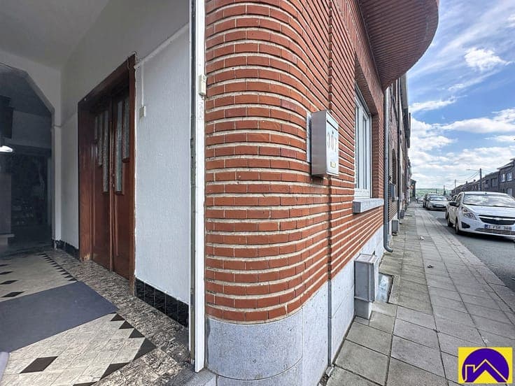 House in Charleroi Gilly