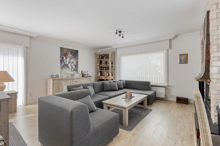 Volledig vernieuwde gezinswoning met 3 slaapkamers op een...