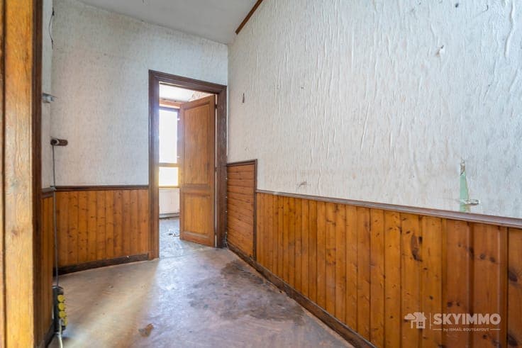 MAISON AVEC ENTREPÔT +GARAGE– BELLE OPPORTUNITÉ SUR SERAING