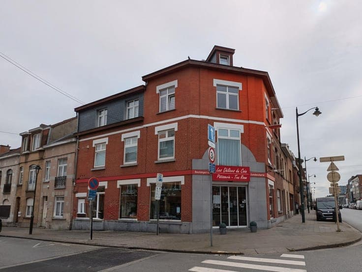 ANDERLECHT - INVESTMENT PROPERTY (4 APARTMENTS / 1 COMMERCIA