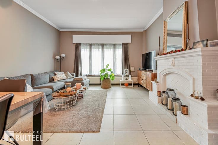 Verzorgde bel-etagewoning met 2 slaapkamers en garage!