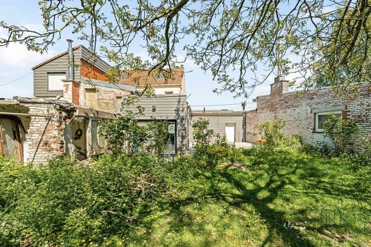 Landelijk gelegen woning met 4 slpk en tuin in Dottenijs