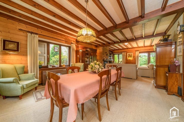 Stijvolle villa in residentiële omgeving aan de stadsrand...