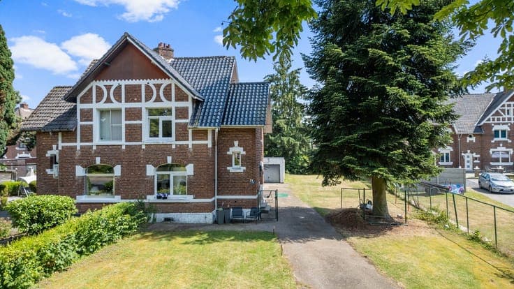 Karaktervolle woning op een ruim perceel van 8a 50ca in M...