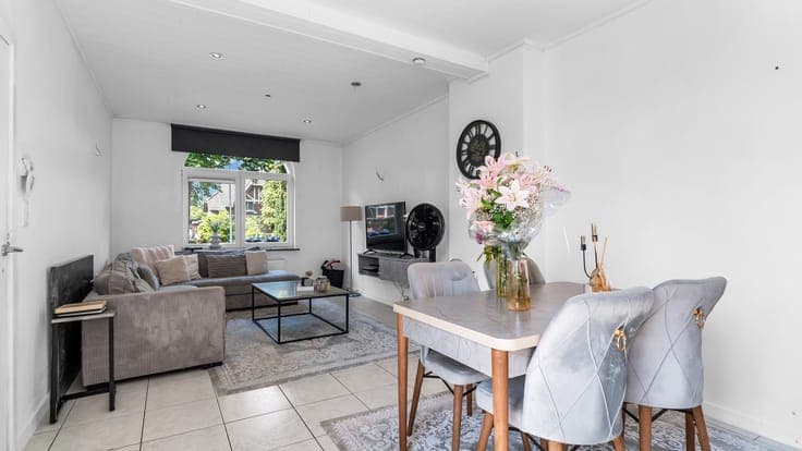 Karaktervolle woning op een ruim perceel van 8a 50ca in M...