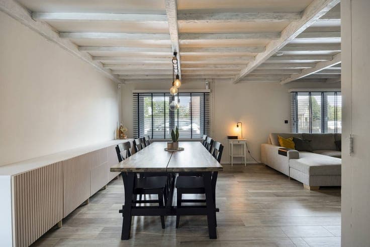 Ready to move in house with a large garden for sale in Zandv