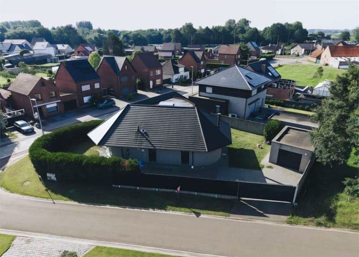 Prachtige luxueuze villa met 4 slpks, 2 badks 450m². Home...