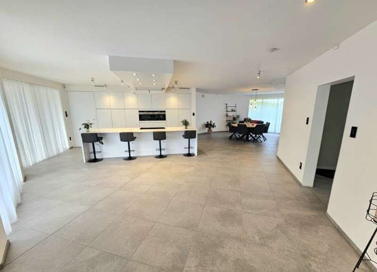 Prachtige luxueuze villa met 4 slpks, 2 badks 450m². Home...