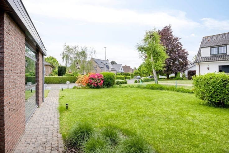 Gelijkvloerse woning met 3 kamers en westgerichte tuin