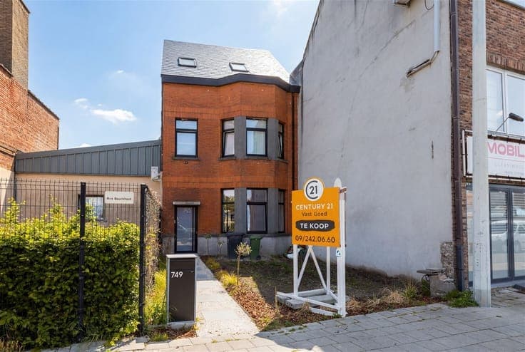 Renovated house with 4 bedrooms and garden in Gentbrugge