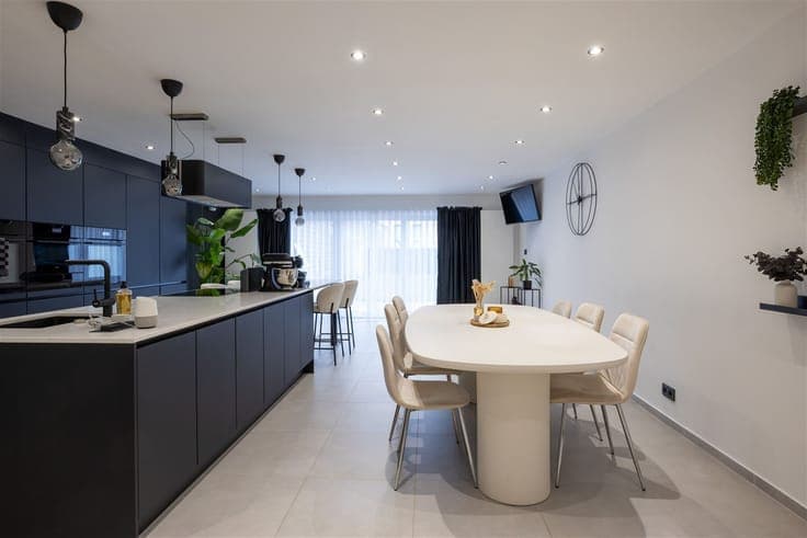 Renovated house with 4 bedrooms and garden in Gentbrugge