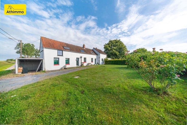 Belle fermette à renover dans la campagne d'Ellignies-Saint-