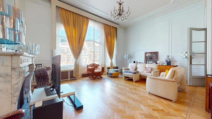 AMBIORIX – SUPERB TOWNHOUSE WITH GARDEN + REAR HOUSE