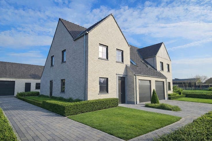 House in Oosteeklo