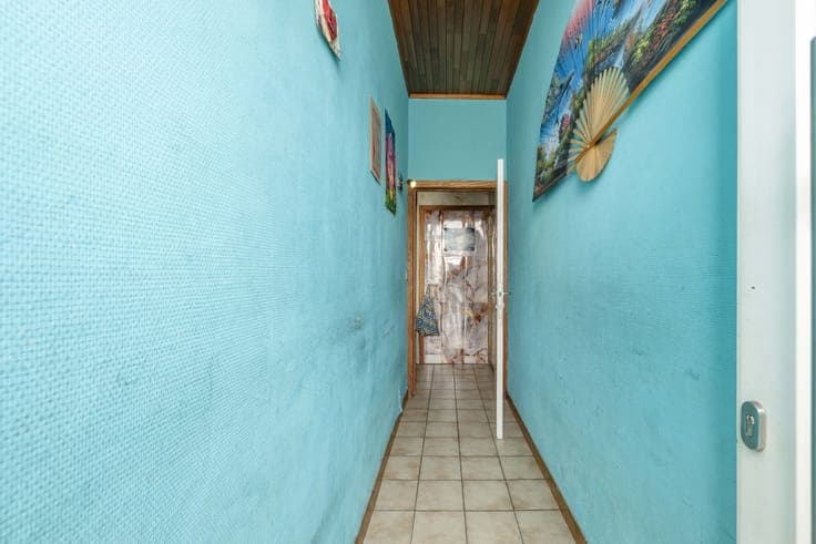 Charmevolle te renoveren woning met 3 slaapkamers en tuin...