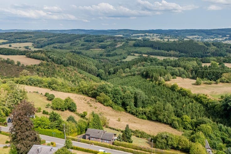 5-Bedroom Home with Breathtaking Views in Érezée