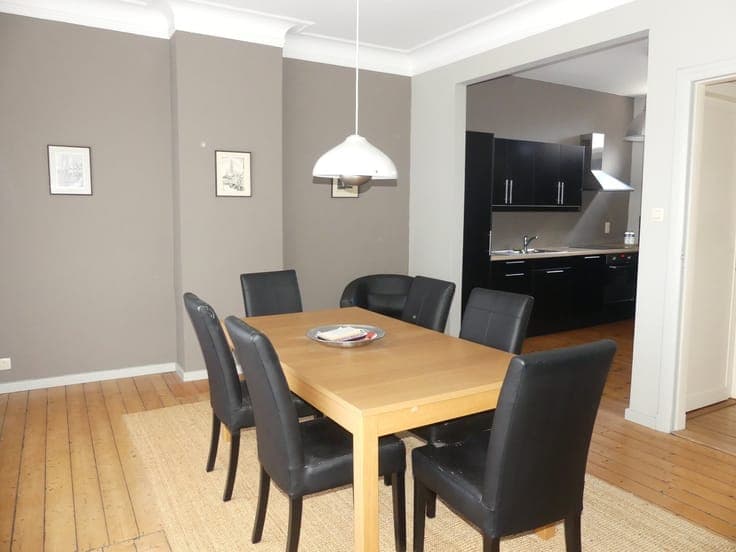 Handelshuis met appartement te koop in het centrum van Wilri