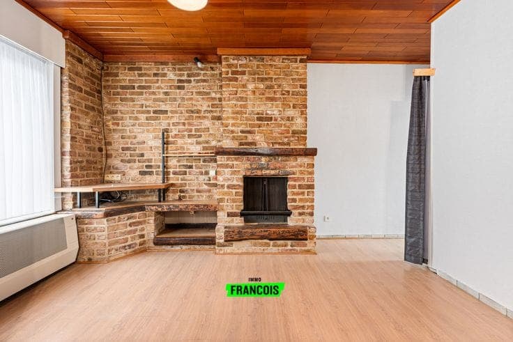 House with plenty of potential, garage and garden along the…