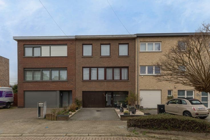 House in Sint-Pieters-Leeuw