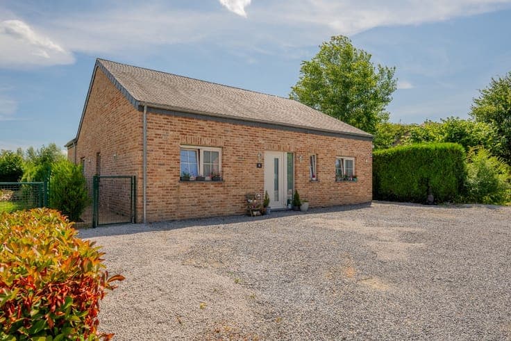 Exceptional bungalow in Ohey: 3 beds & pool!