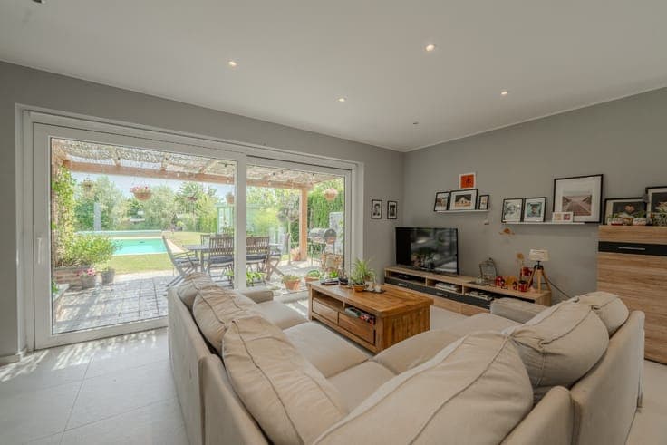 Exceptional bungalow in Ohey: 3 beds & pool!