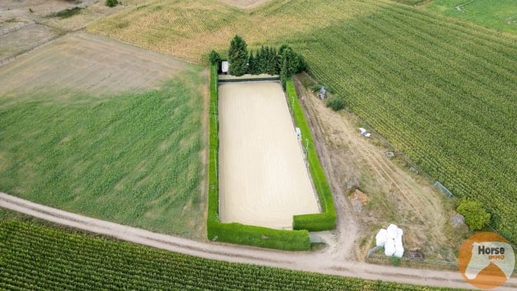 NEEROETEREN-Woning met accommodatie voor (semi)professioneel