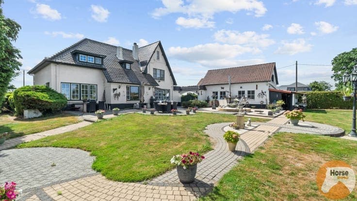 NEEROETEREN-Woning met accommodatie voor (semi)professioneel