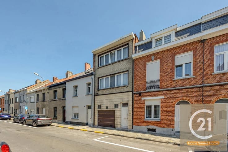 Move-in-ready home with a garage, 3 to 4 bedrooms, beautiful