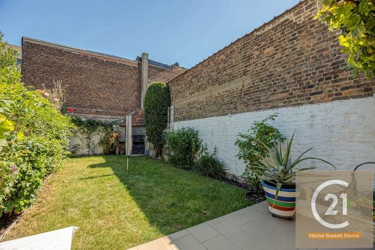 Move-in-ready home with a garage, 3 to 4 bedrooms, beautiful