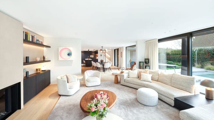 Fully renovated villa, offering the feel of a new-build home