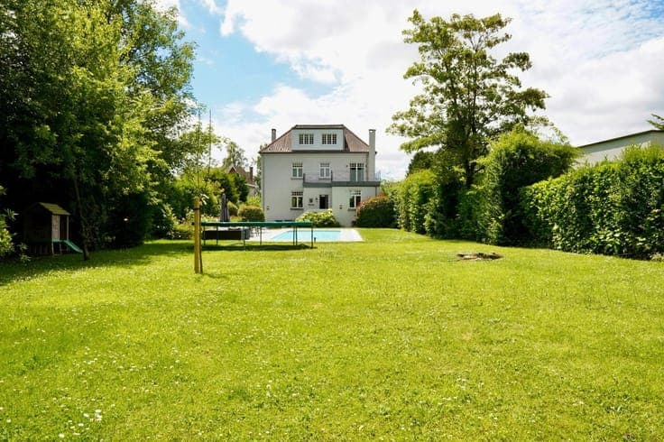 WATERLOO – VILLA (5BDR/1OFF/6BTHR) with superb swimming pool
